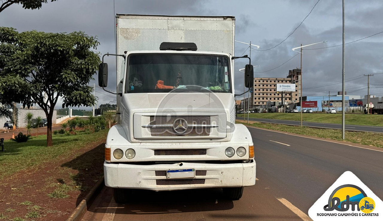 CAMINHAO MERCEDES-BENZ MB 1620 Baú Furgão Truck 6x2 Rodomano Caminhões e Carretas RIO VERDE GOIAS GO